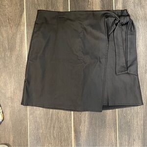Elegant Black pleather Skirt with bow, tie accent